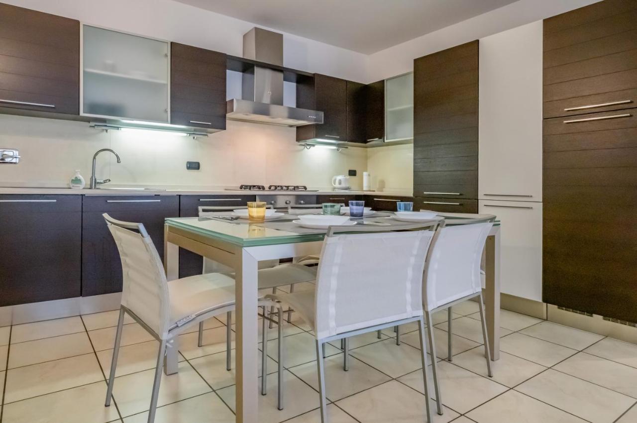 Апартаменти Piana Di Solaro Modern Flat & Swimming Pool Леричі Екстер'єр фото